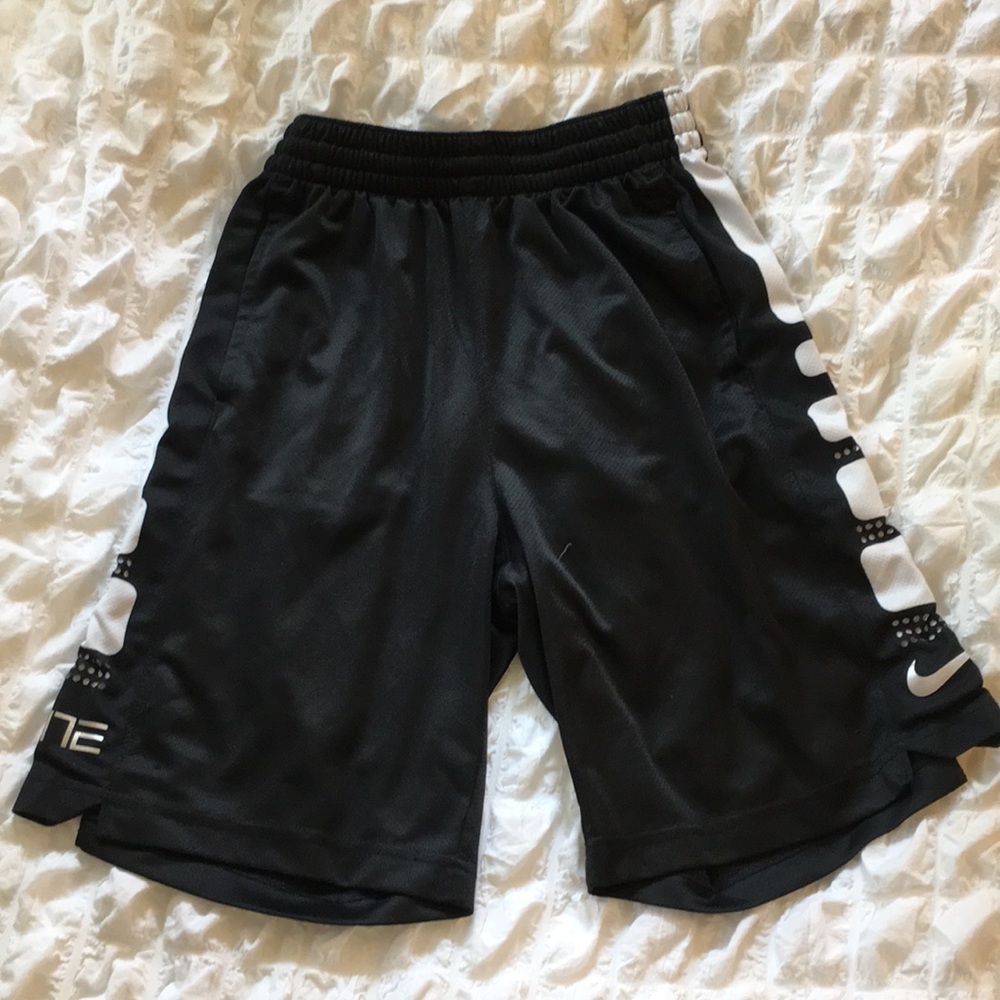 New nike elite black and white shorts!